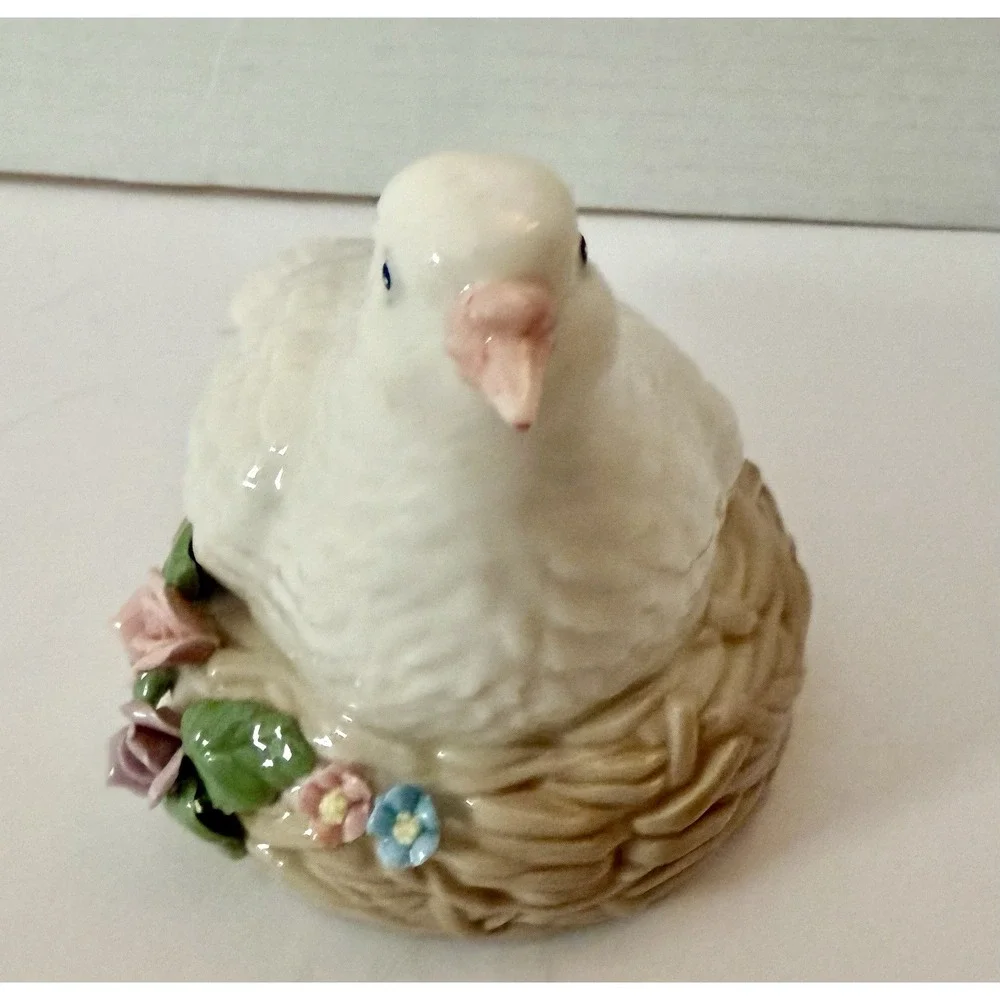 Vintage Heritage House Porcelain Bird Music Box Floral Grandma Cottage Core